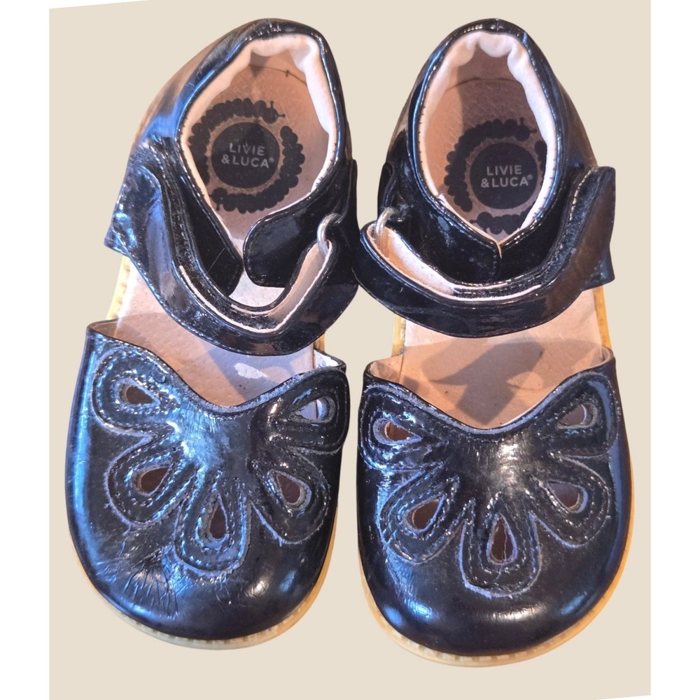 Livie & Luca Black Patent Leather Flower Cutout Mary Jane Sandals Kids Size 10